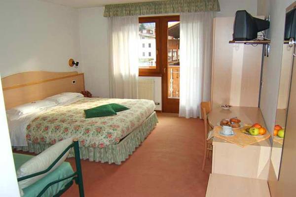 Maffei Hotel Pinzolo Bagian luar foto