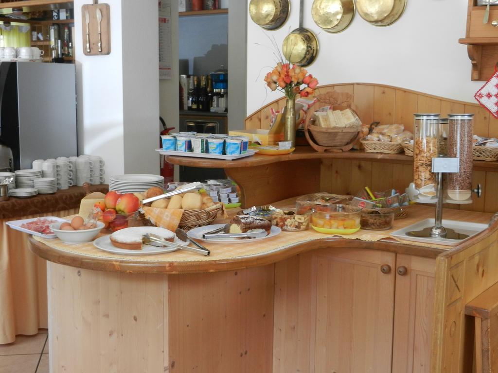 Maffei Hotel Pinzolo Bagian luar foto